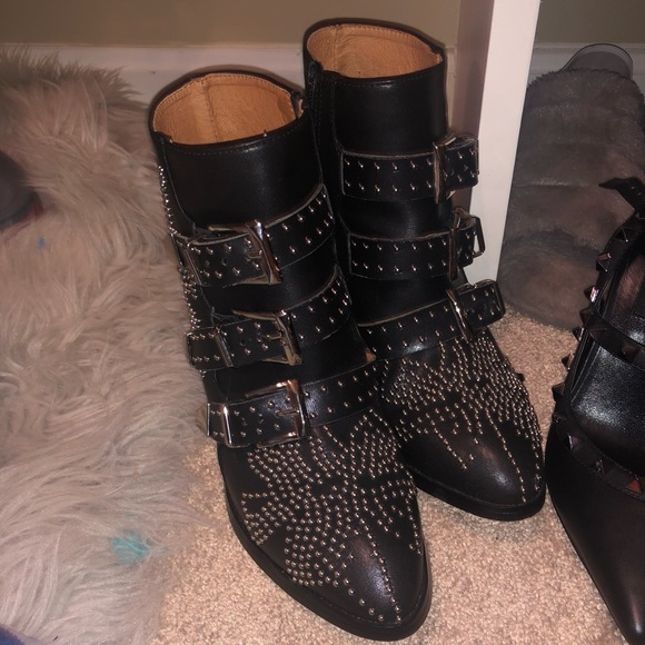 Shoes - Studded black boots